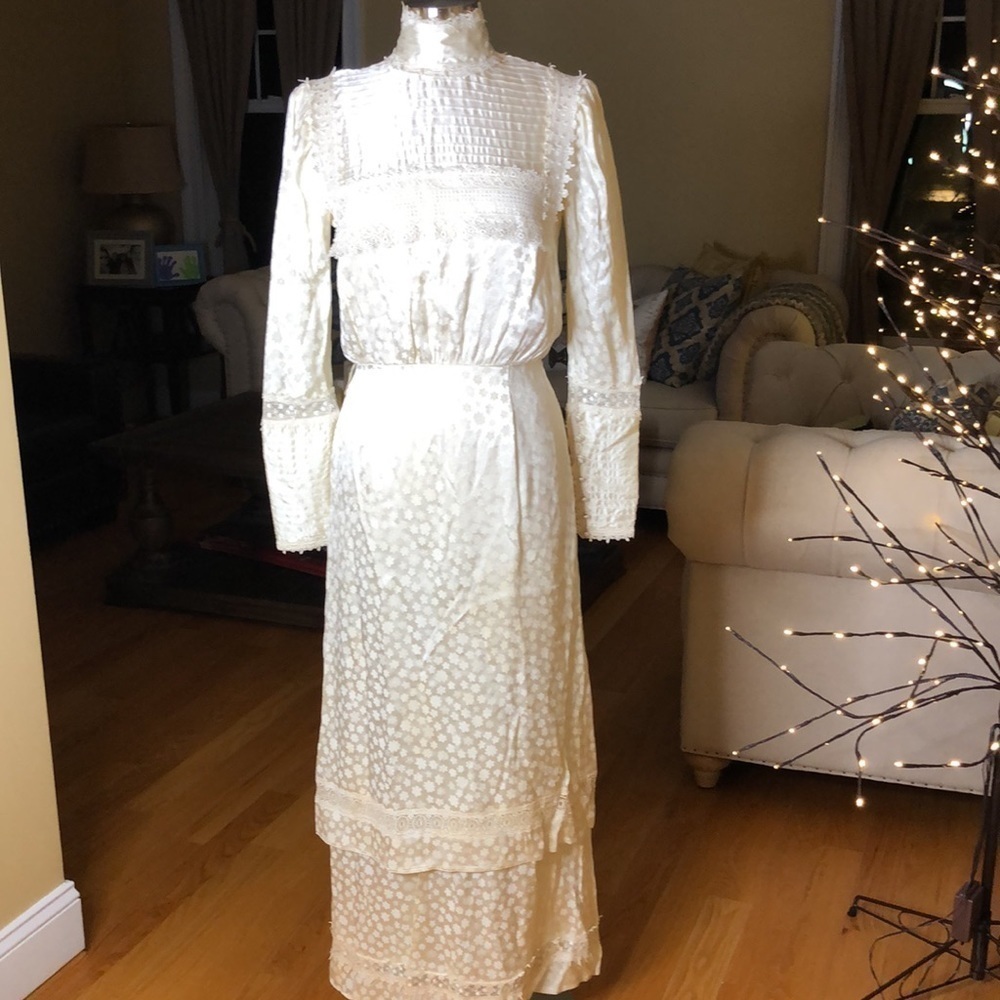 Gunne Sax Bridal Collection Ivory Dress - Picture 3 of 17